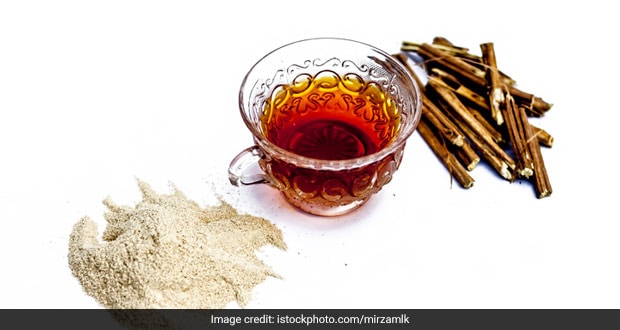 How To Make Turmeric-Ashwagandha Tea For Immunity And Weight Loss